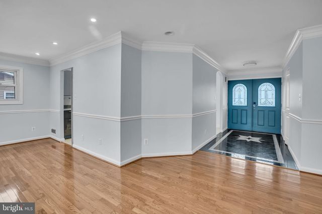7839 HERITAGE DR, Annandale, VA 22003