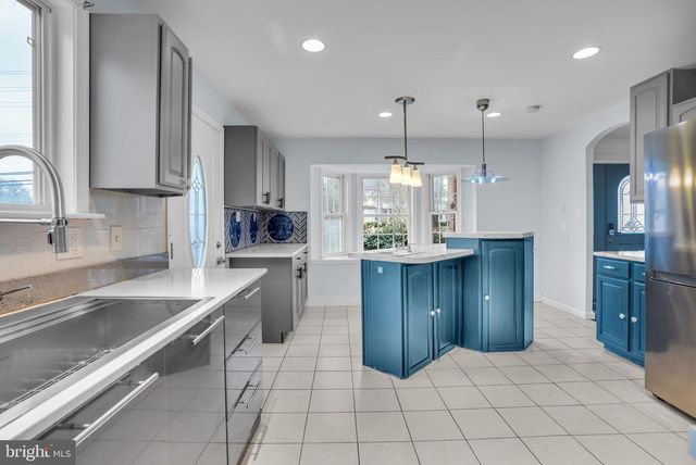 7839 HERITAGE DR, Annandale, VA 22003
