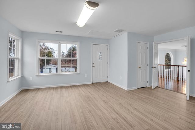 7839 HERITAGE DR, Annandale, VA 22003