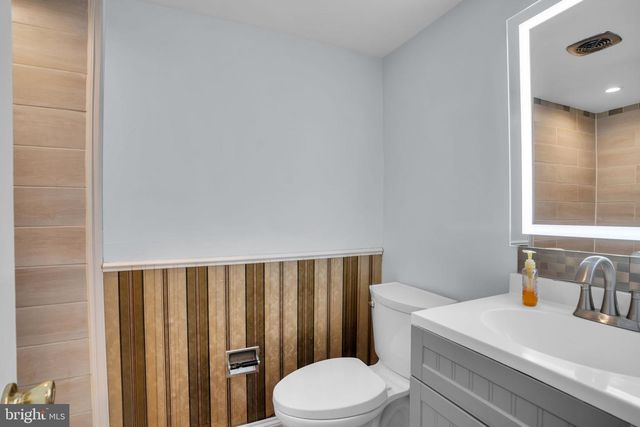 7839 HERITAGE DR, Annandale, VA 22003