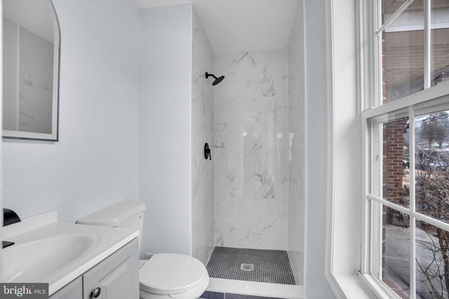 7839 HERITAGE DR, Annandale, VA 22003