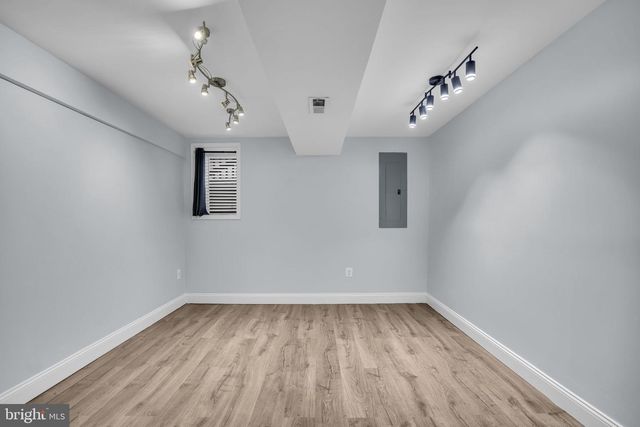 7839 HERITAGE DR, Annandale, VA 22003