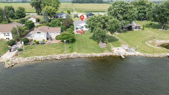 N8801 LAKESHORE DRIVE, Van Dyne, WI 54979