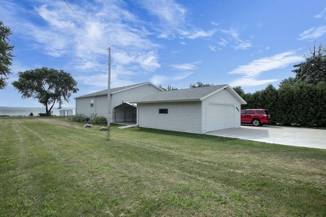 N8801 LAKESHORE DRIVE, Van Dyne, WI 54979