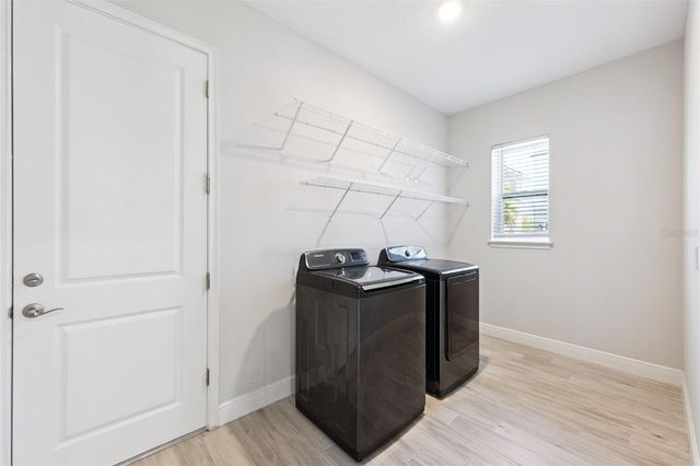 8466 FERINGA ALLEY, Orlando, FL 32827