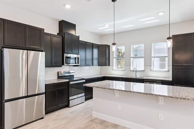 8466 FERINGA ALLEY, Orlando, FL 32827