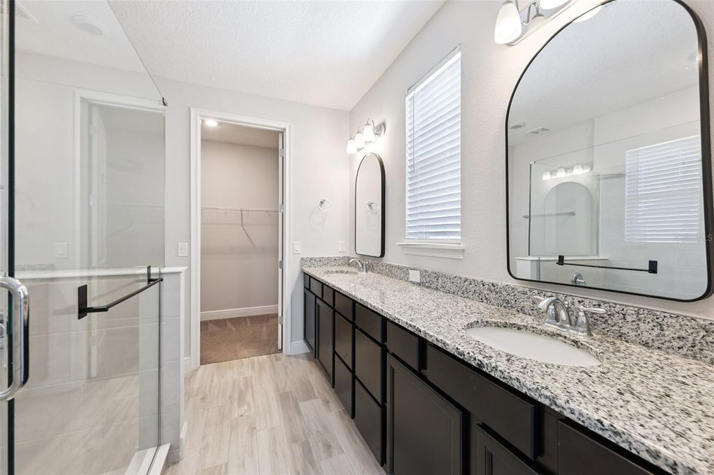 Image 11 of property listing at 8466 FERINGA ALLEY, Orlando, FL 32827