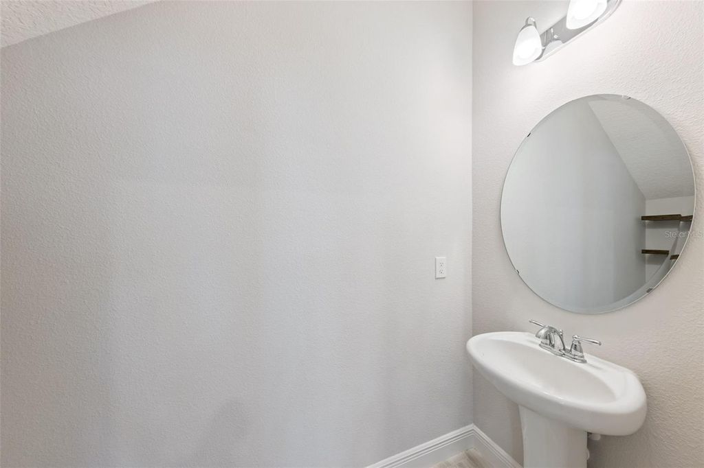 Image 17 of property listing at 8466 FERINGA ALLEY, Orlando, FL 32827