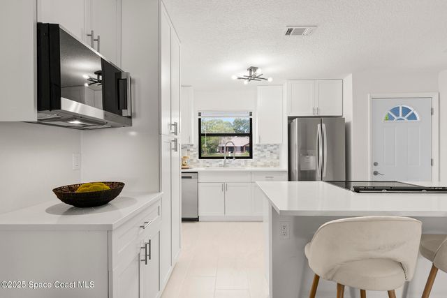 741 Alaska Avenue NE, Palm Bay, FL 32907