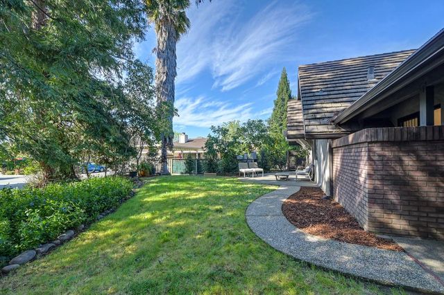 14960 Lago Dr, Rancho Murieta, CA 95683