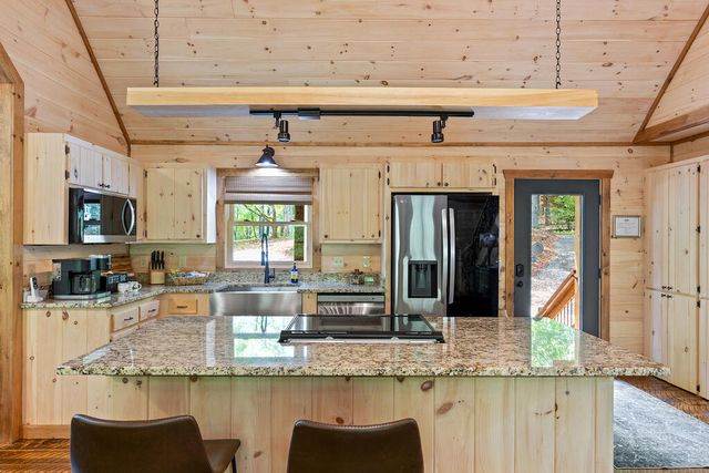 92 Windy Valley Lane, Blue Ridge, GA 30513