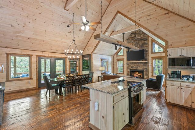 92 Windy Valley Lane, Blue Ridge, GA 30513