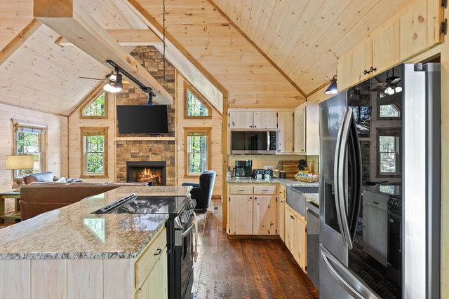 92 Windy Valley Lane, Blue Ridge, GA 30513