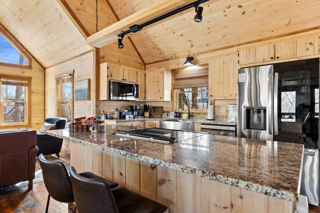 92 Windy Valley Lane, Blue Ridge, GA 30513