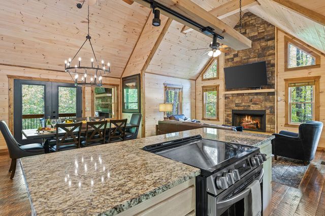 92 Windy Valley Lane, Blue Ridge, GA 30513