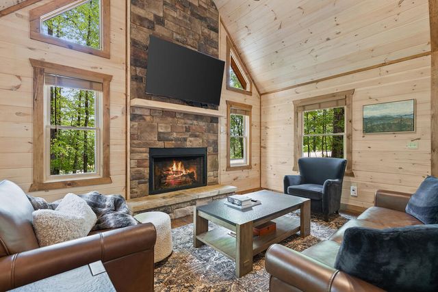 92 Windy Valley Lane, Blue Ridge, GA 30513
