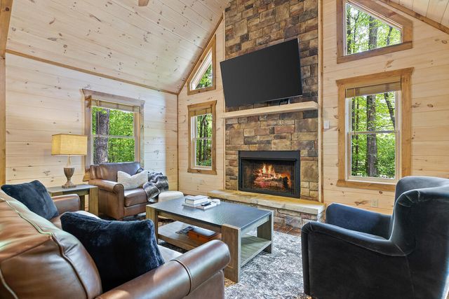 92 Windy Valley Lane, Blue Ridge, GA 30513