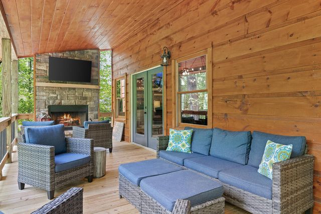 92 Windy Valley Lane, Blue Ridge, GA 30513