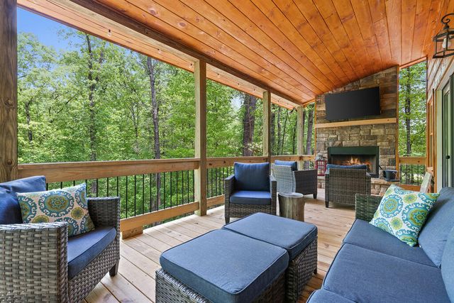 92 Windy Valley Lane, Blue Ridge, GA 30513