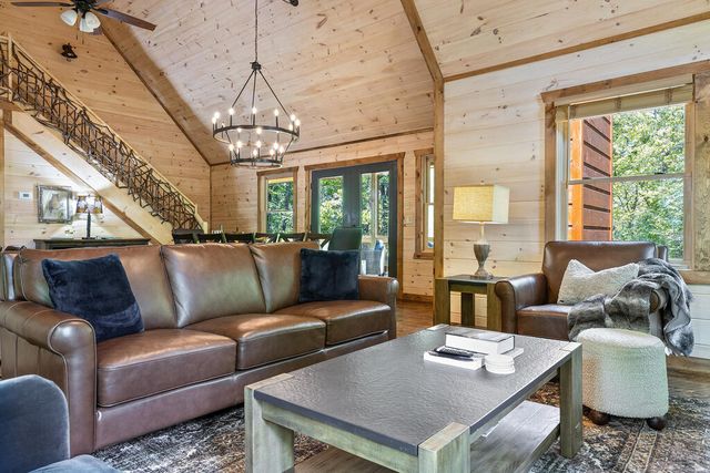 92 Windy Valley Lane, Blue Ridge, GA 30513