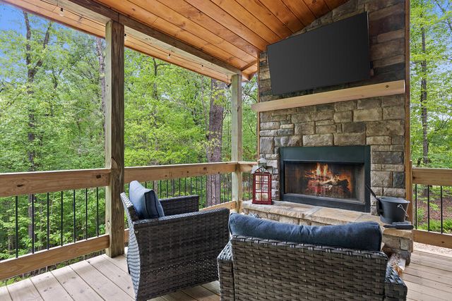 92 Windy Valley Lane, Blue Ridge, GA 30513