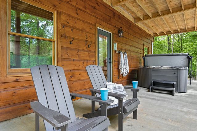 92 Windy Valley Lane, Blue Ridge, GA 30513