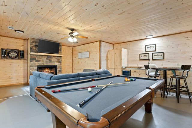 92 Windy Valley Lane, Blue Ridge, GA 30513