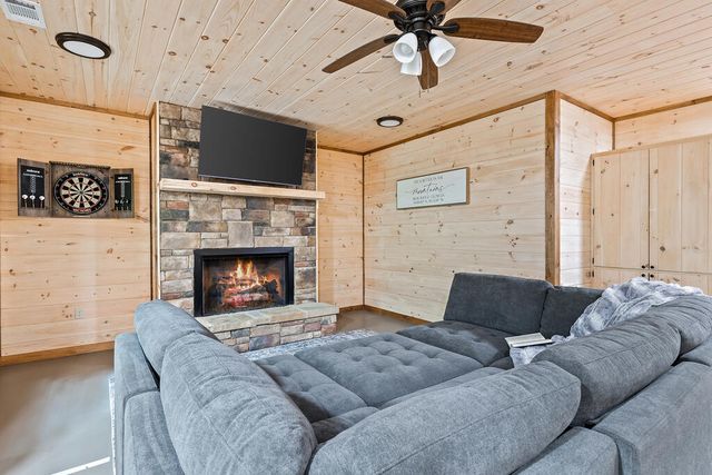92 Windy Valley Lane, Blue Ridge, GA 30513