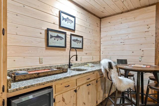92 Windy Valley Lane, Blue Ridge, GA 30513