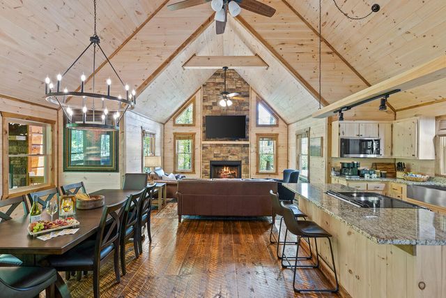 92 Windy Valley Lane, Blue Ridge, GA 30513