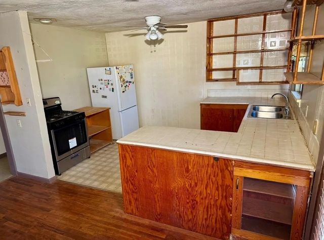 224 W Lowe Avenue, De Leon, TX 76444