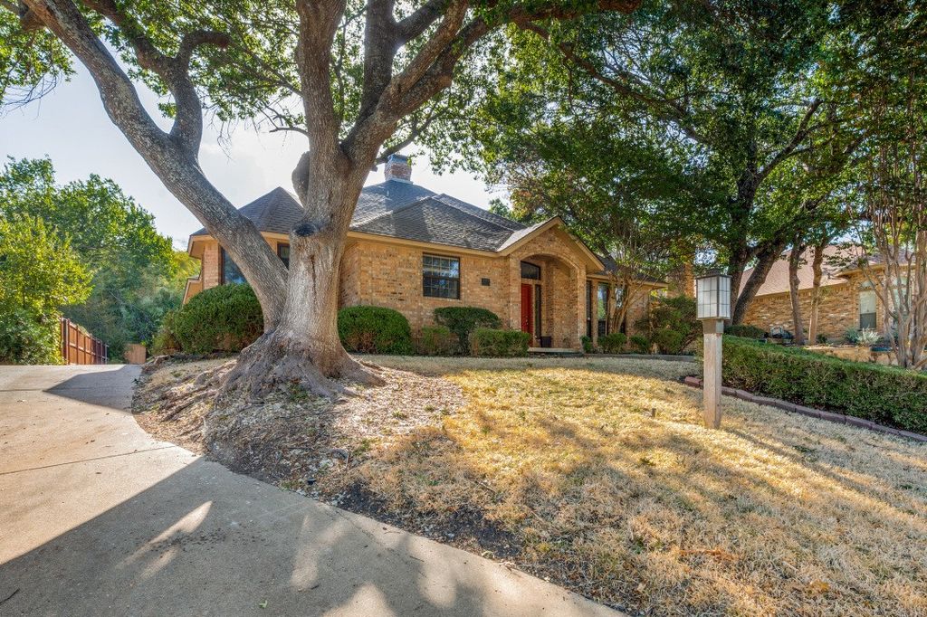 5212 Whispering Oaks Drive, Dallas, TX 75236 — exterior