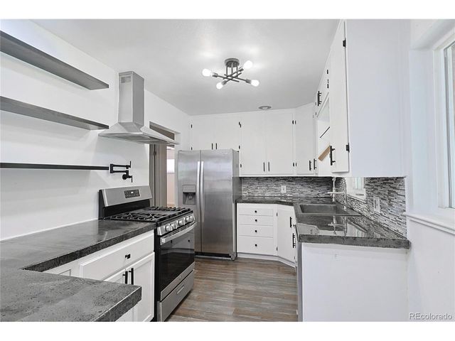 5740 S Fox St, Littleton, CO 80120