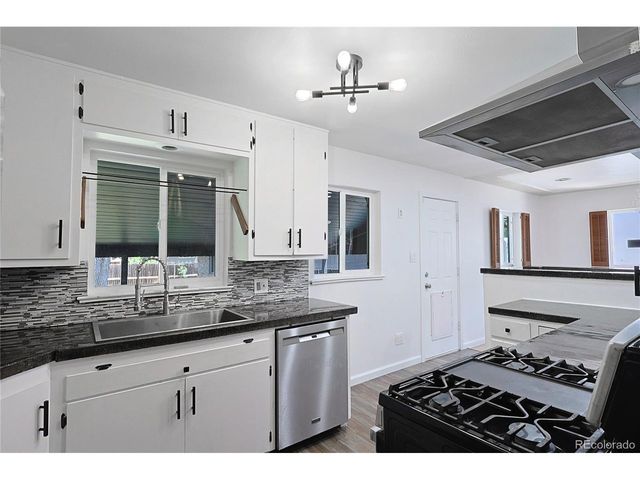 5740 S Fox St, Littleton, CO 80120