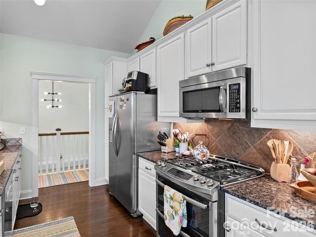 22 S Kaufman Stone Way, Biltmore Lake, NC 28715