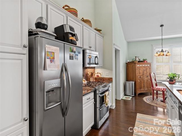 22 S Kaufman Stone Way, Biltmore Lake, NC 28715