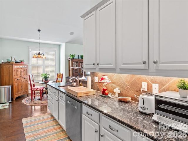 22 S Kaufman Stone Way, Biltmore Lake, NC 28715
