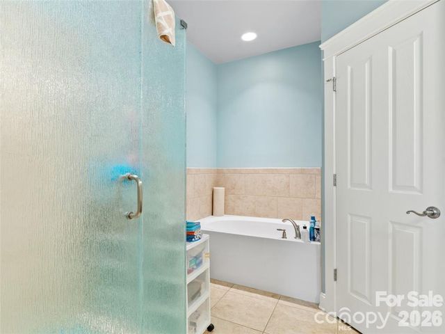 22 S Kaufman Stone Way, Biltmore Lake, NC 28715