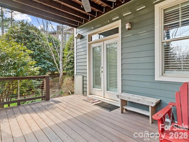 22 S Kaufman Stone Way, Biltmore Lake, NC 28715
