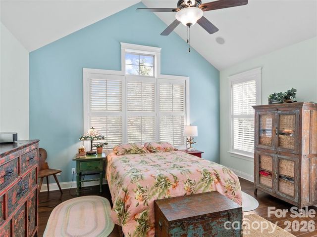 22 S Kaufman Stone Way, Biltmore Lake, NC 28715
