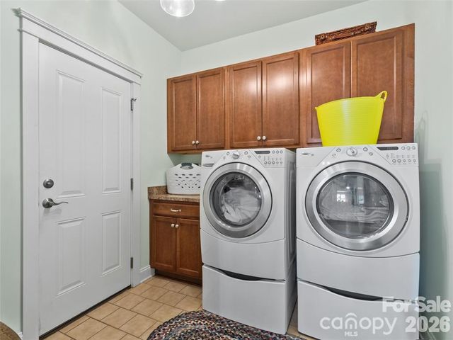 22 S Kaufman Stone Way, Biltmore Lake, NC 28715