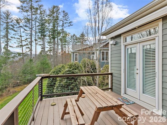 22 S Kaufman Stone Way, Biltmore Lake, NC 28715