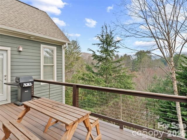 22 S Kaufman Stone Way, Biltmore Lake, NC 28715