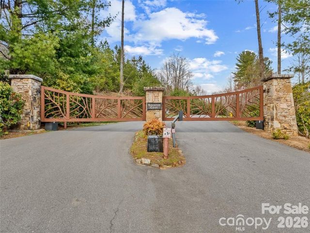 22 S Kaufman Stone Way, Biltmore Lake, NC 28715
