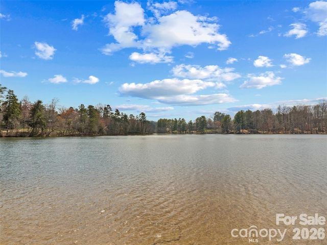 22 S Kaufman Stone Way, Biltmore Lake, NC 28715
