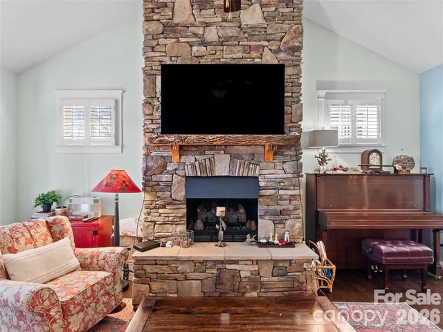 22 S Kaufman Stone Way, Biltmore Lake, NC 28715