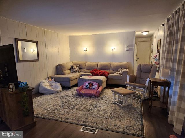 -6 HAZELWOOD DR, Elmer, NJ 08318