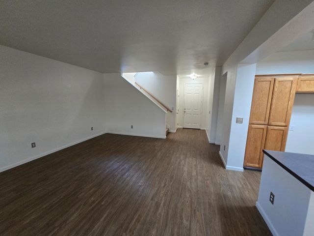 816 W Loyola Avenue, Visalia, CA 93277