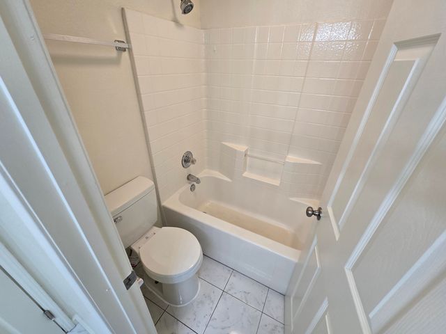 816 W Loyola Avenue, Visalia, CA 93277