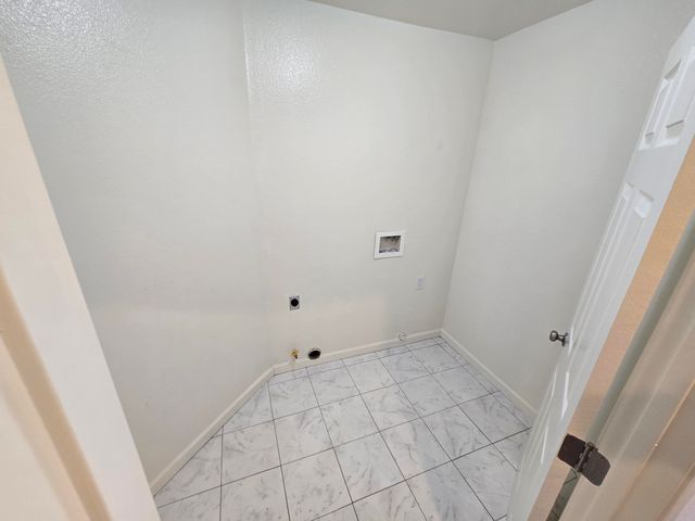 816 W Loyola Avenue, Visalia, CA 93277